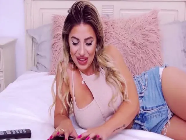 Live sex webcam photo for EvyDream #253843599