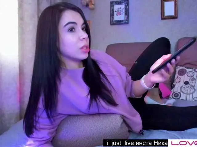 Live sex webcam photo for Vero19nika #240894426
