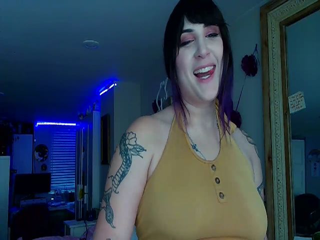 Live sex webcam photo for SailorRose8 #257278253