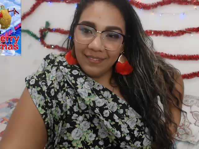 Live sex webcam photo for IndianMama #240931261