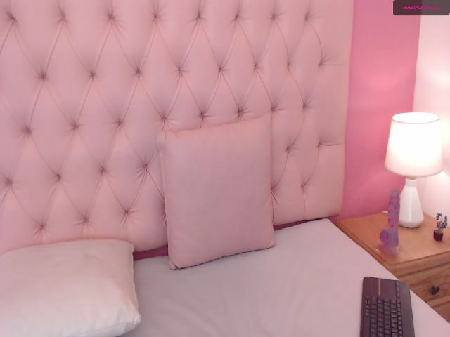 Live sex webcam photo for Keyra_R #260481650