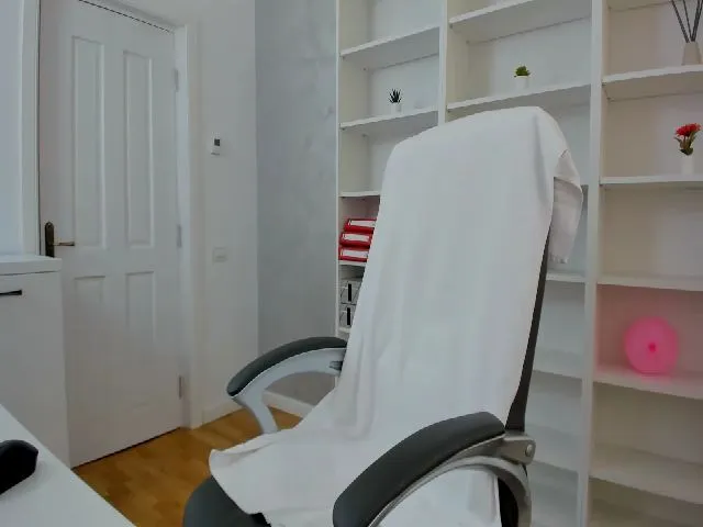 Live sex webcam photo for VanessaCroft #254458569