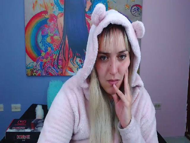 Live sex webcam photo for Anyela_bubble #264667911