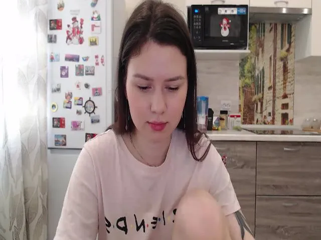 Live sex webcam photo for WonderXGirlXX #258056243