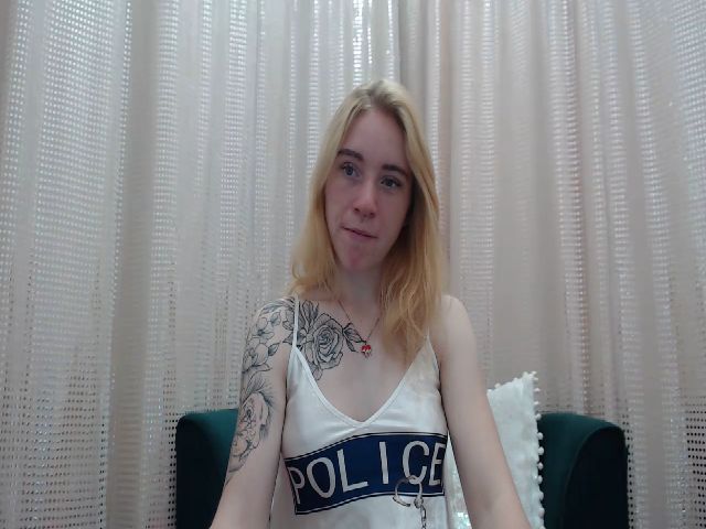 Live sex webcam photo for RedBerryy #256591448