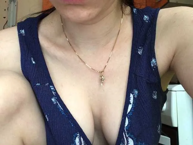 Live sex webcam photo for KissKissKiss1 #241339923