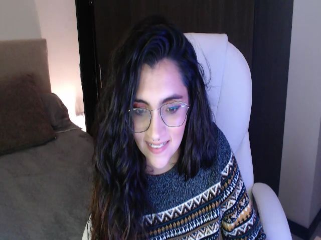Live sex webcam photo for Amelie_moon_ #257366405