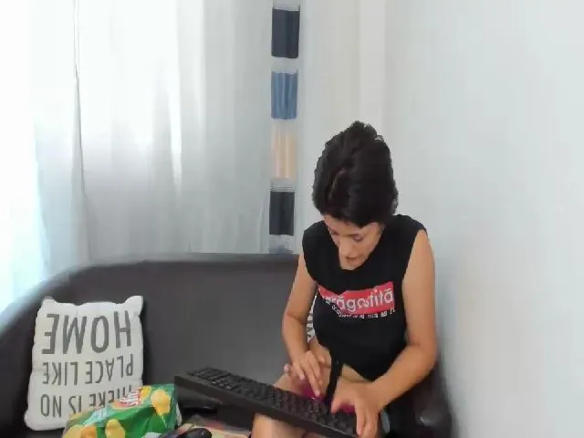 Live sex webcam photo for MishaMarie #253755535