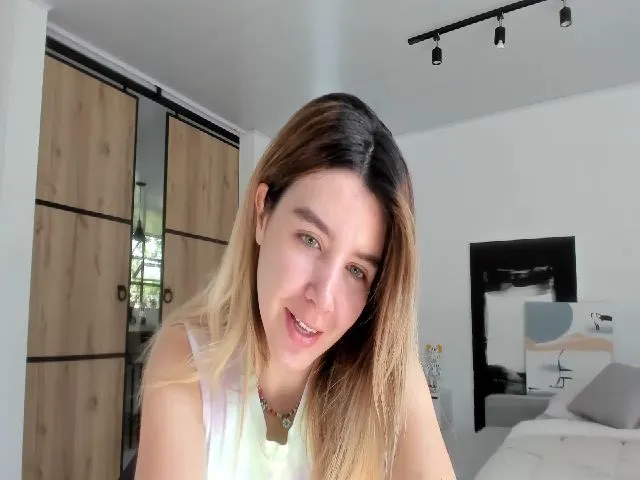 Live sex webcam photo for LauraVega #262663740