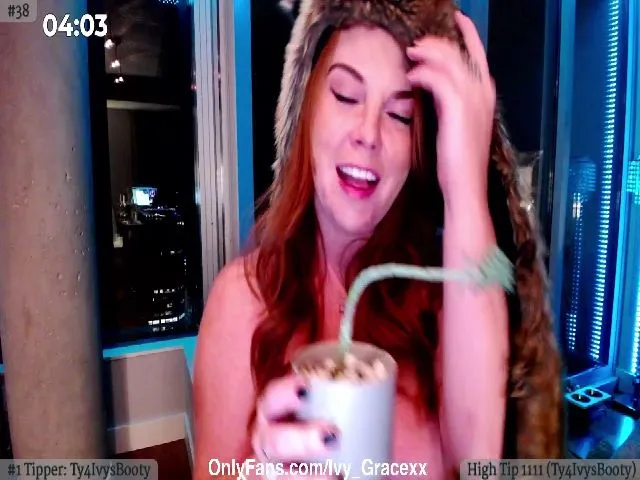 Live sex webcam photo for IvyGrace #265372770