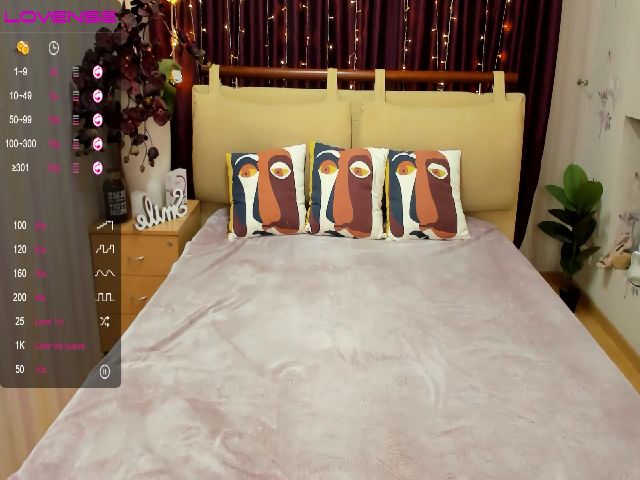 Live sex webcam photo for JennyRuthJR #263469021