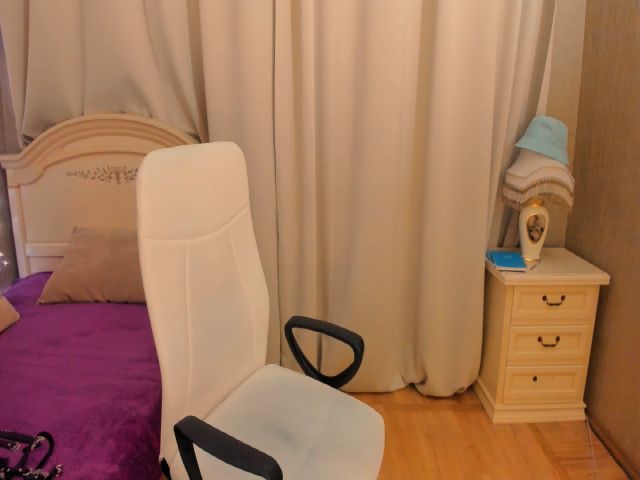 Live sex webcam photo for EllinaStam #257814575