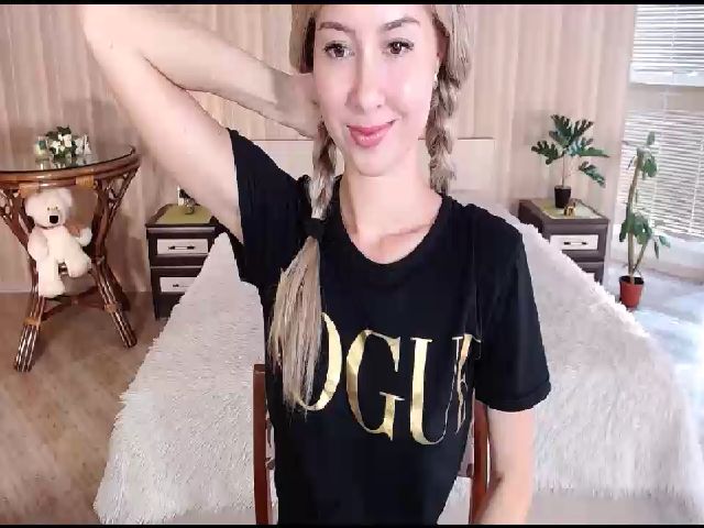 Live sex webcam photo for EstelleLauder #263007781