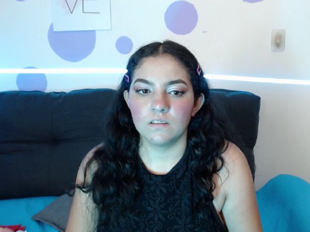 Live sex webcam photo for sophiie_fox #258925673