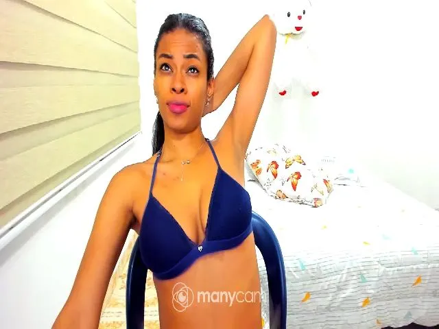 Live sex webcam photo for Dulce_robert #253043611