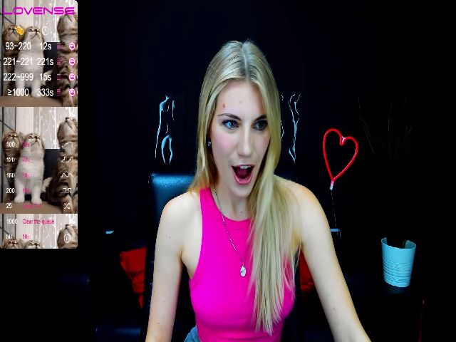 Live sex webcam photo for LiliManchest #262194070