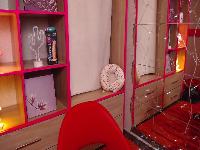 Live sex webcam photo for Blazin_Ruby #260065755