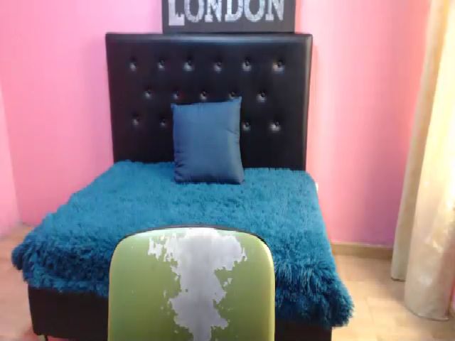 Live sex webcam photo for Emmaafox #254591270