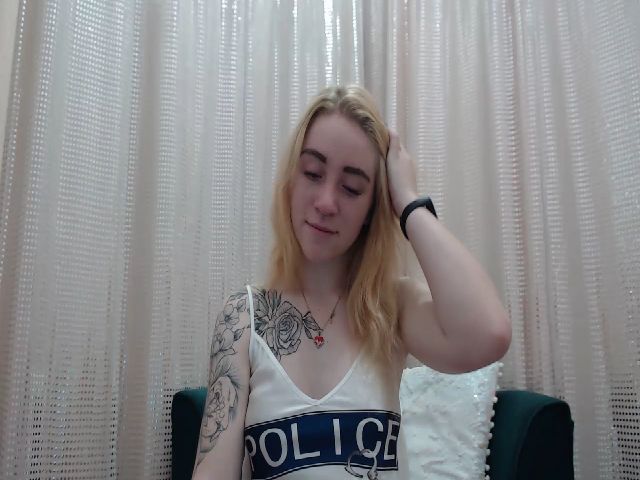 Live sex webcam photo for RedBerryy #253975001