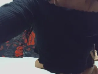 Live sex webcam photo for Kaly2019 #240673973