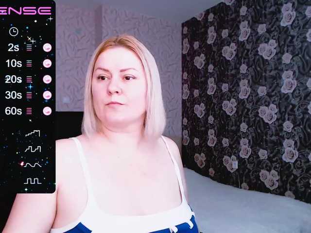 Live sex webcam photo for CorrinnaWild #243185252