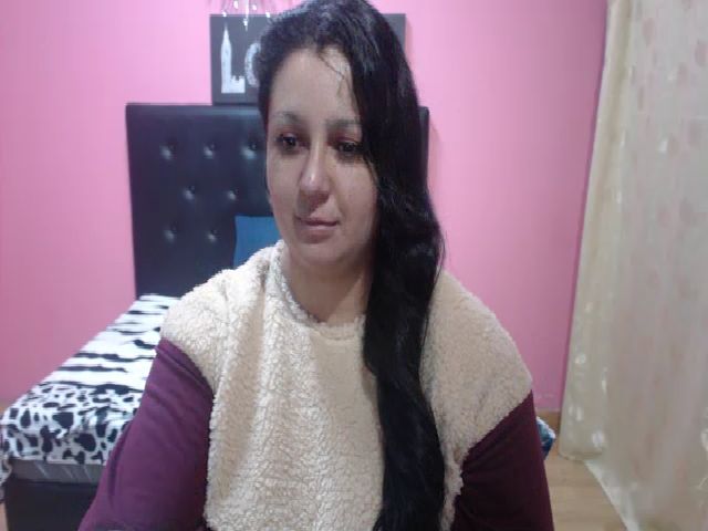 Live sex webcam photo for Orianafox #254020271