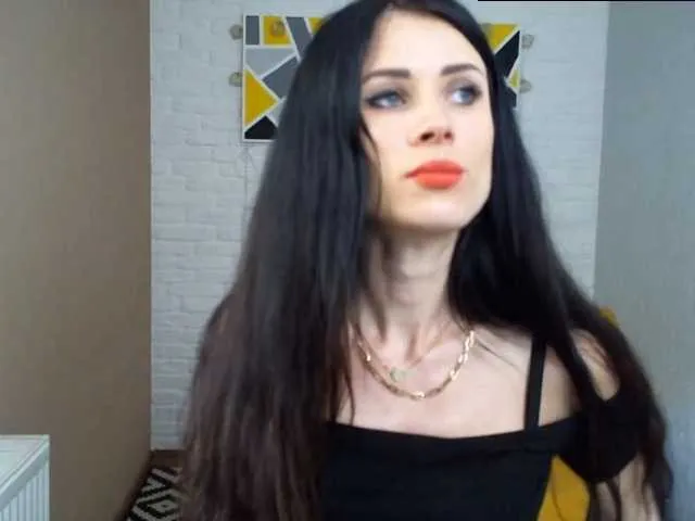 Live sex webcam photo for MilfLunna #245404653