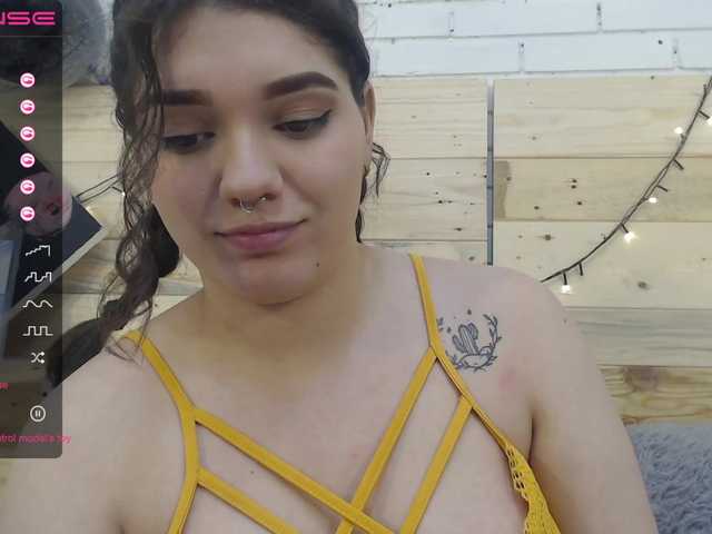 Live sex webcam photo for Maggie-evans5 #241275859