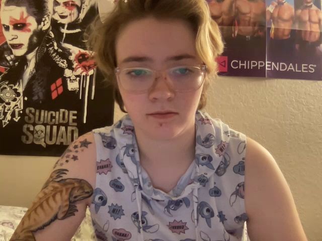 Live sex webcam photo for CandyBurger #252409608