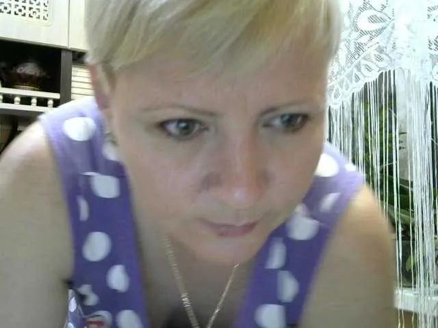 Live sex webcam photo for HelenLike #241145955