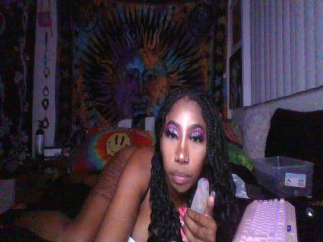 Live sex webcam photo for hennyhoneypot #256829754