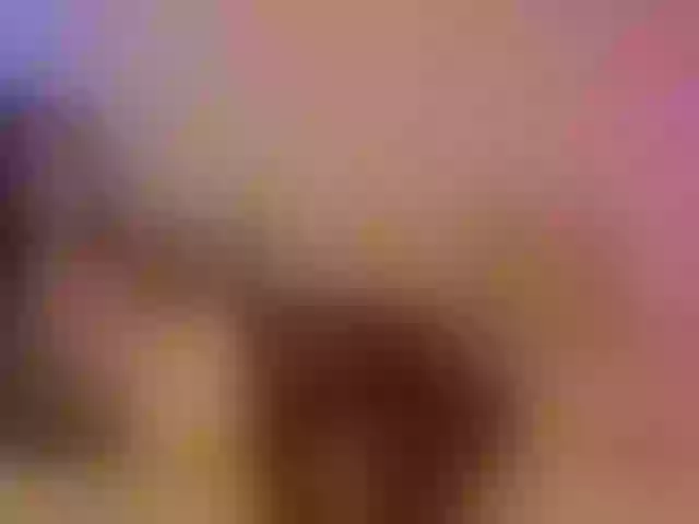 Live sex webcam photo for -Goldy- #241069037