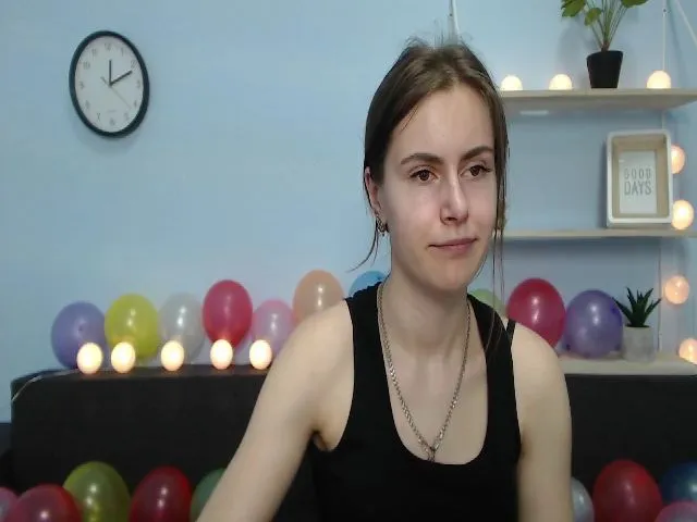 Live sex webcam photo for MollyTravis #252910084