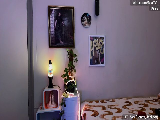 Live sex webcam photo for miatv #256742579