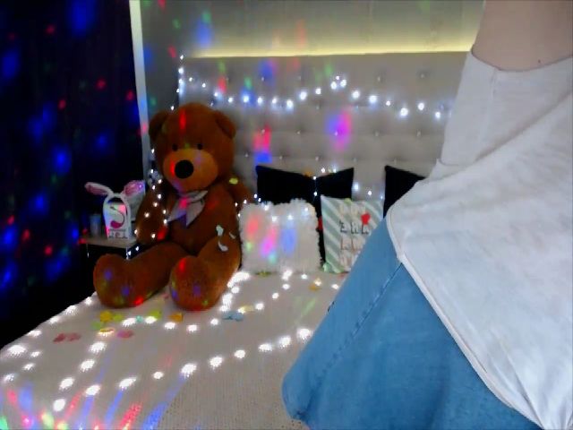 Live sex webcam photo for LinaVolkova #262382470