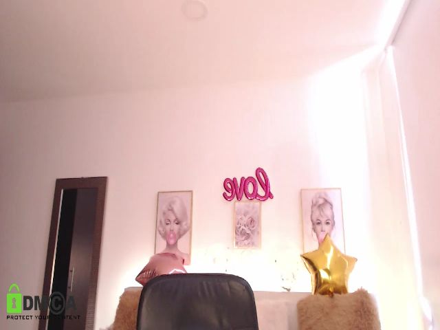 Live sex webcam photo for Annie_es #259403233