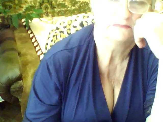 Live sex webcam photo for LolkaAlyss #287976356
