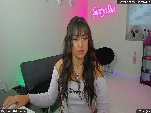Live sex webcam photo for Glitt3rSlut #255764178