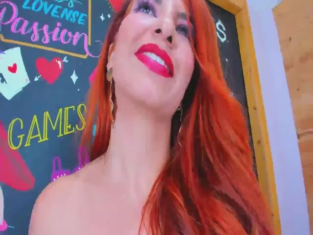 Live sex webcam photo for ScarletWhite1 #262553927