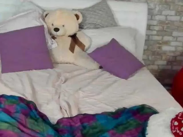 Live sex webcam photo for VeronikaNew #240946720