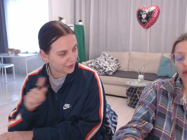 Live sex webcam photo for BugaGirls #241161383