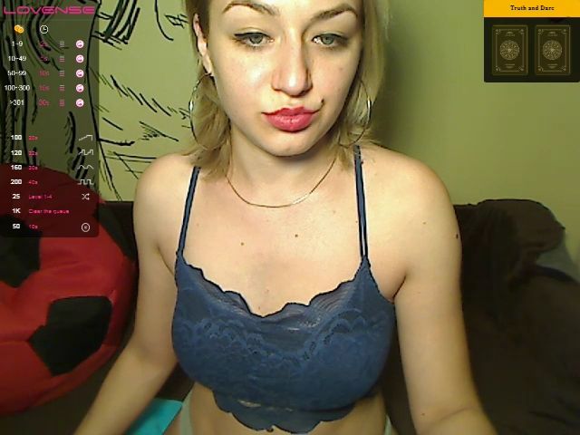 Live sex webcam photo for CatGirl01 #265356687