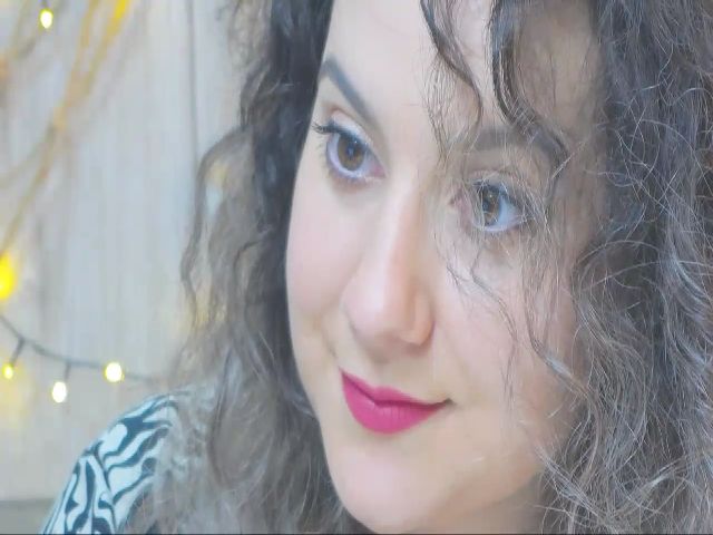 Live sex webcam photo for CurlyVibe #257133157