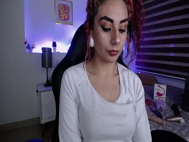 Live sex webcam photo for Cristal_19 #253740960