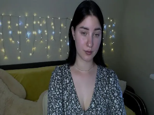 Live sex webcam photo for JenniferGill #253072391