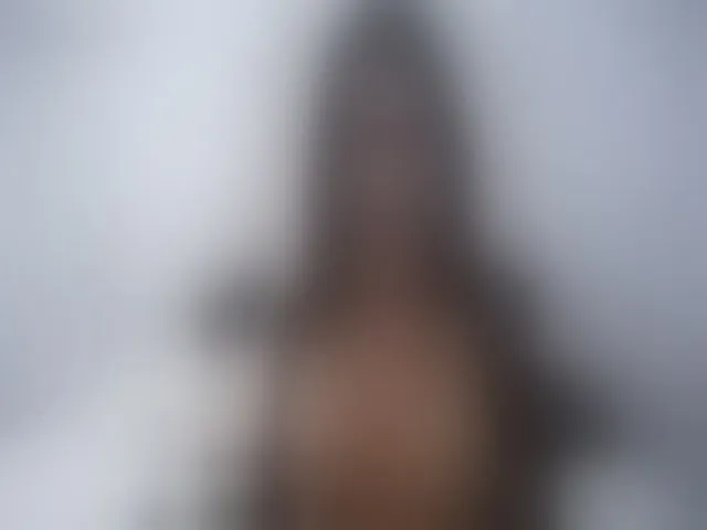Live sex webcam photo for Mymysterryy24 #255779704