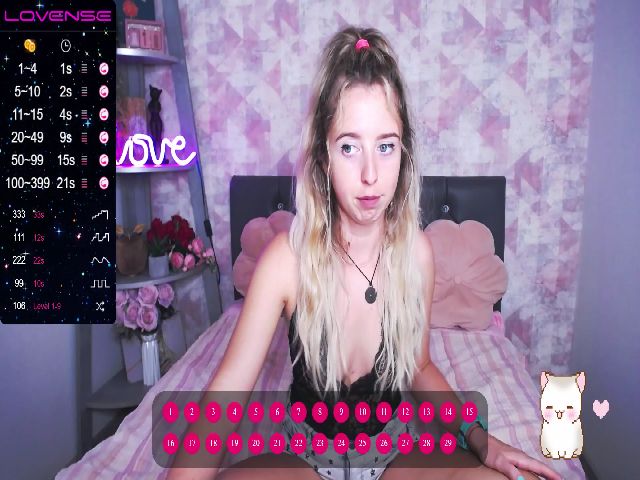 Live sex webcam photo for Lili_Tease #253896665