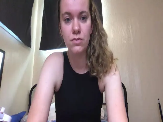 Live sex webcam photo for Trixiegirl3 #263145432