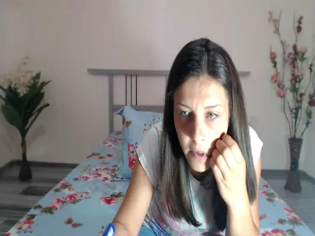 Live sex webcam photo for Ceraselalove #254123547