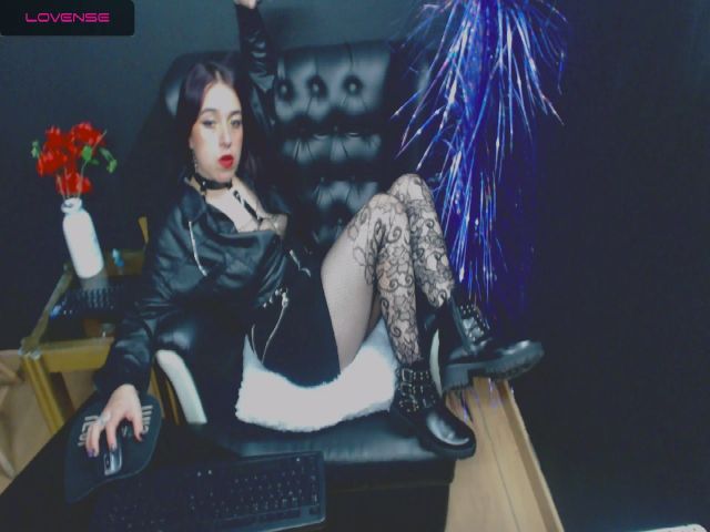 Live sex webcam photo for samantasmithh #265325680